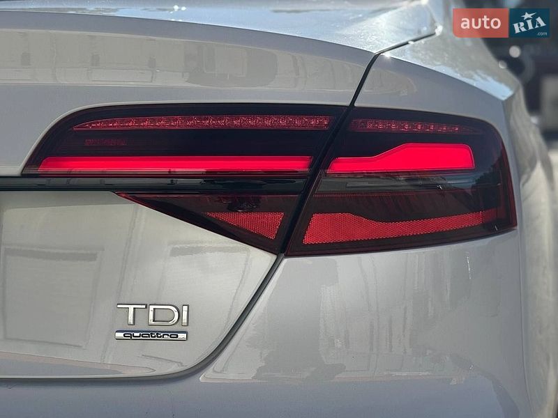 Седан Audi A8 2017 в Києві