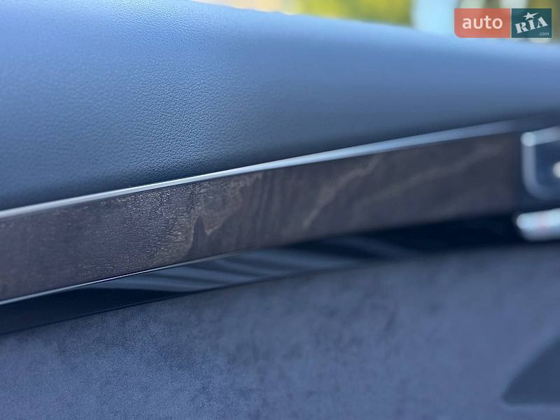 Седан Audi A8 2017 в Києві