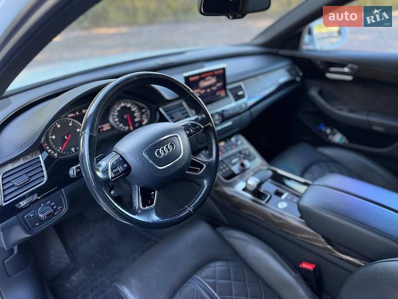 Седан Audi A8 2017 в Києві