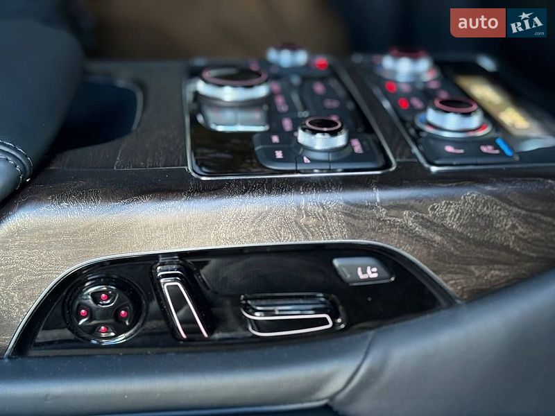 Седан Audi A8 2017 в Києві