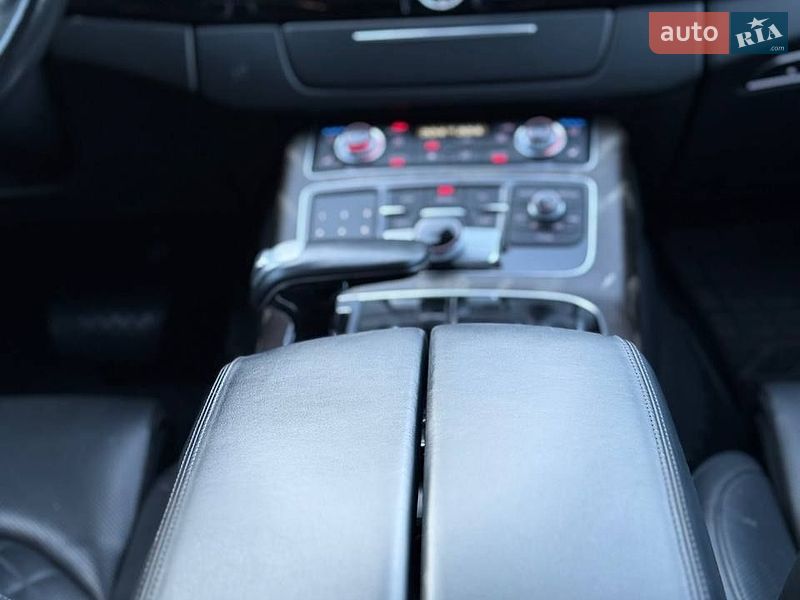 Седан Audi A8 2017 в Києві