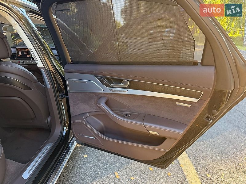 Седан Audi A8 2013 в Киеве