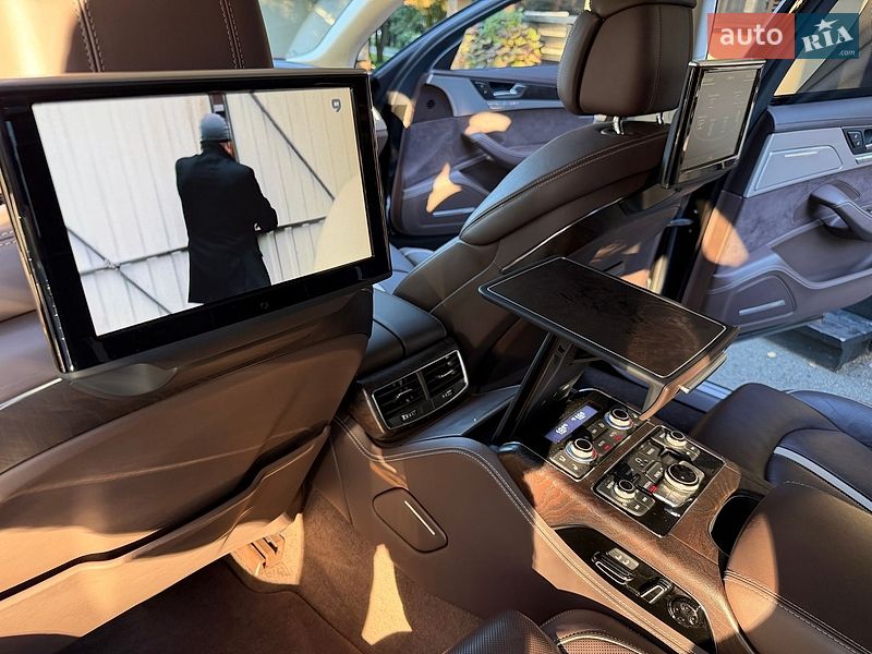Седан Audi A8 2013 в Киеве