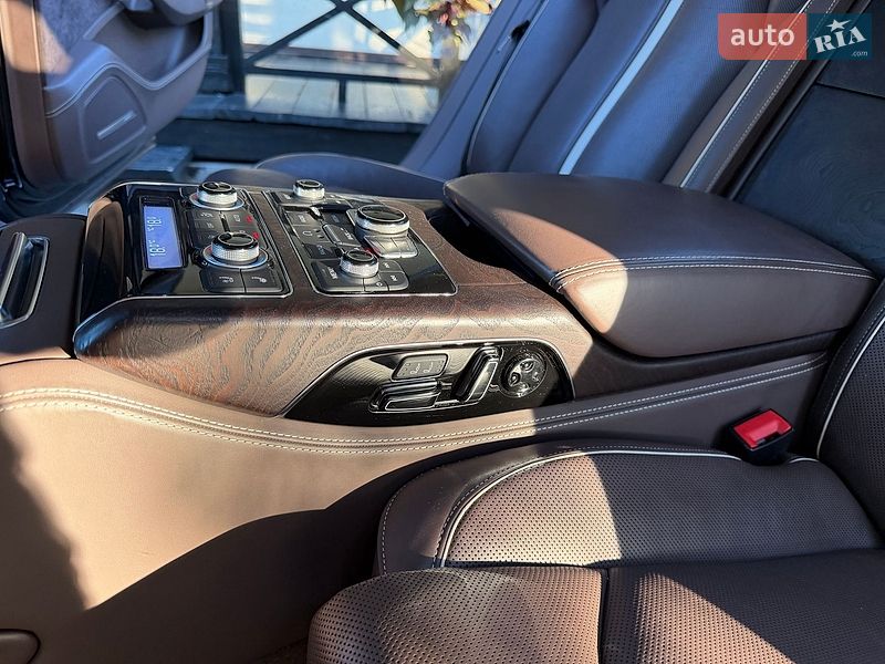 Седан Audi A8 2013 в Киеве