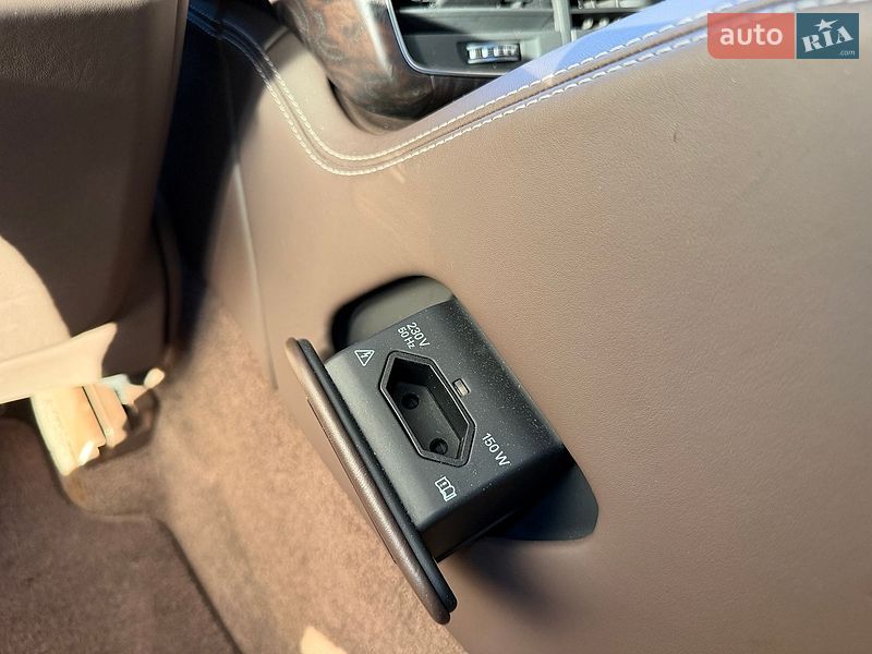 Седан Audi A8 2013 в Киеве