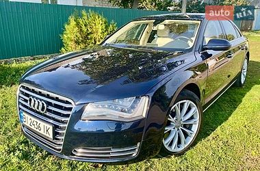 Седан Audi A8 2010 в Глобиному