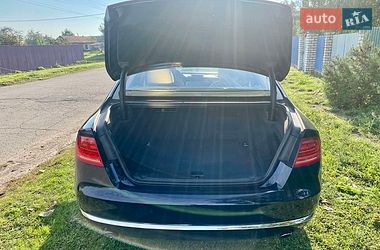 Седан Audi A8 2010 в Глобиному