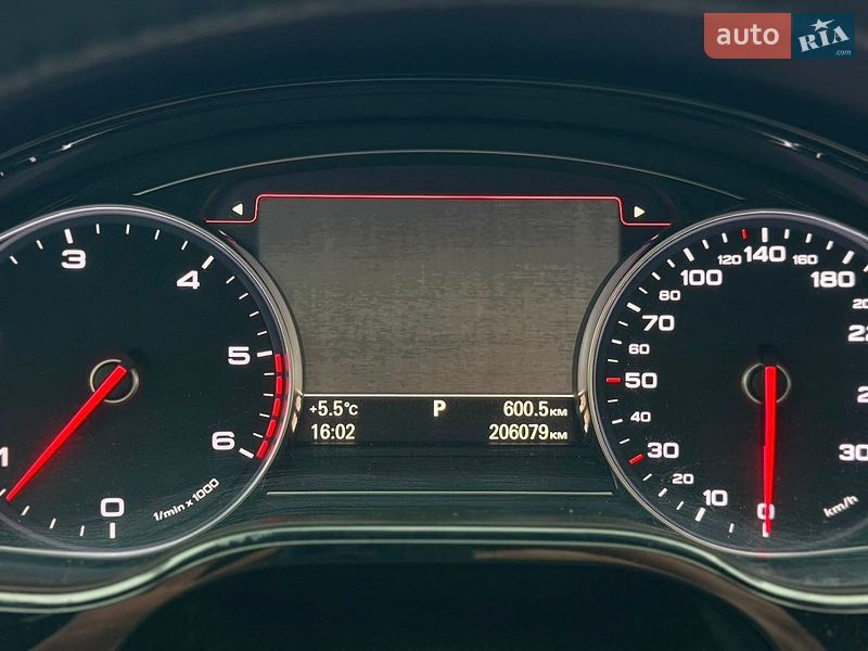 Седан Audi A8 2012 в Павлограді