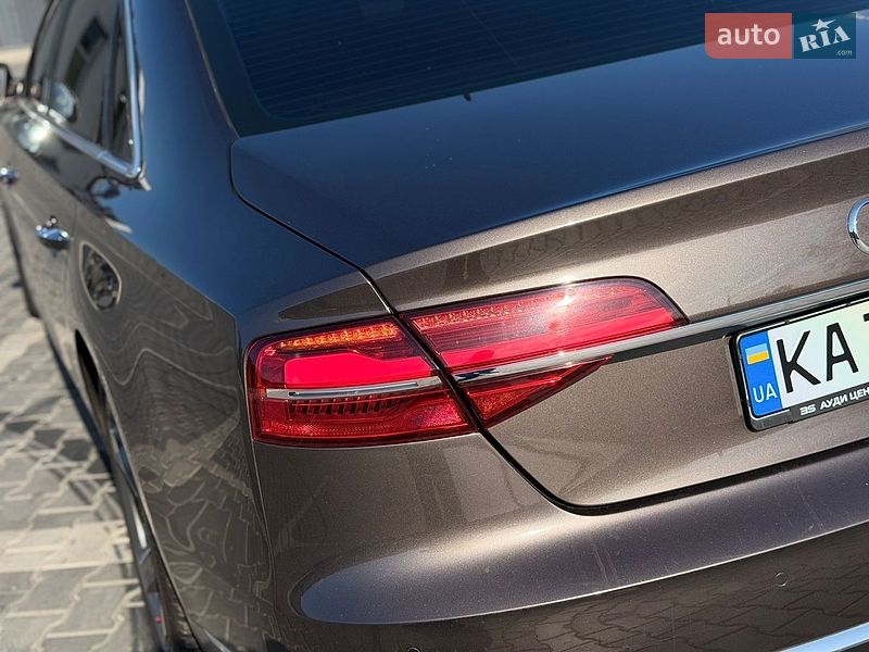 Седан Audi A8 2014 в Кривом Роге