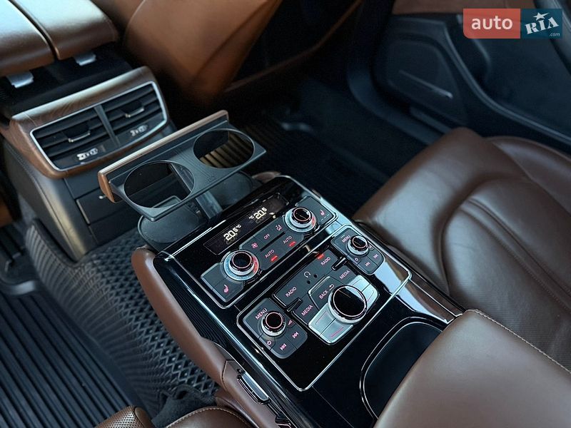 Седан Audi A8 2014 в Кривом Роге