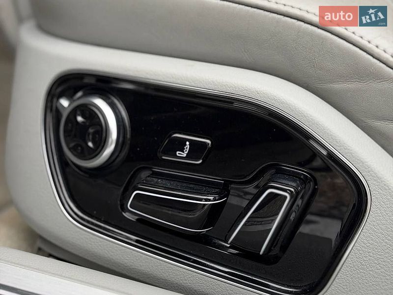 Седан Audi A8 2017 в Киеве