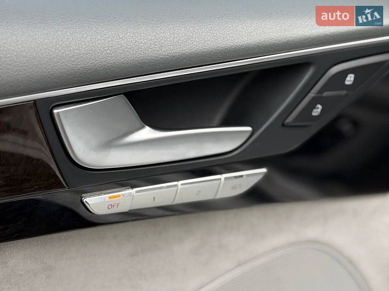Седан Audi A8 2017 в Киеве