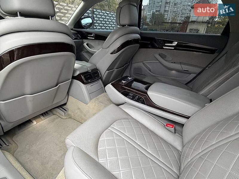 Седан Audi A8 2017 в Киеве