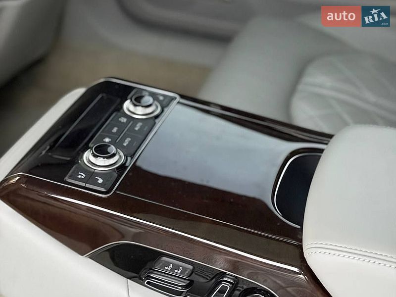 Седан Audi A8 2017 в Киеве