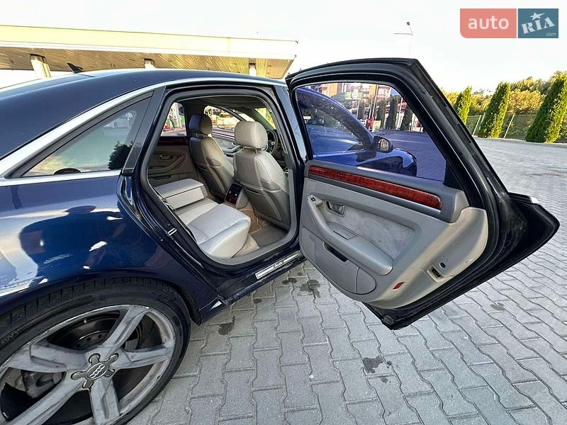 Седан Audi A8 2003 в Первомайську