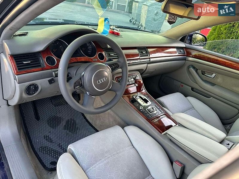 Седан Audi A8 2003 в Первомайську