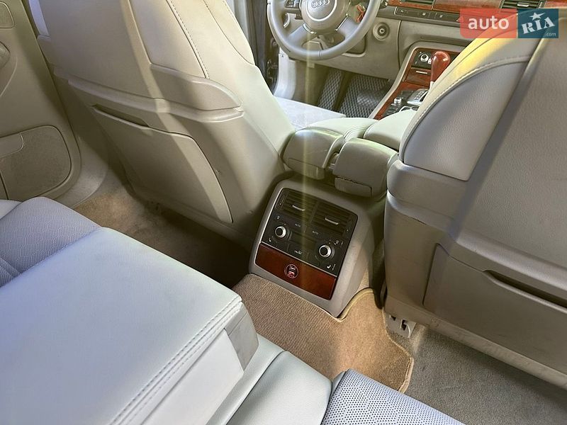 Седан Audi A8 2003 в Первомайську