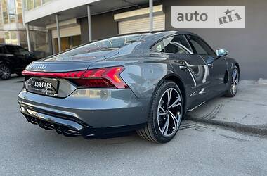 Лифтбек Audi e-tron GT 2022 в 
