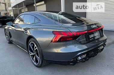 Лифтбек Audi e-tron GT 2022 в 