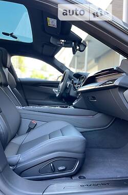 Лифтбек Audi e-tron GT 2022 в 