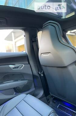 Лифтбек Audi e-tron GT 2022 в 