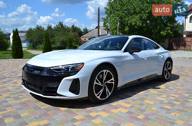 Лифтбек Audi e-tron GT 2023 в 