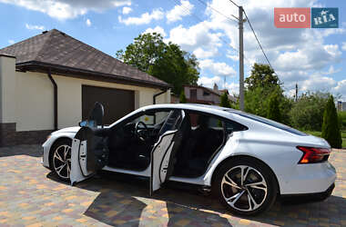 Лифтбек Audi e-tron GT 2023 в 
