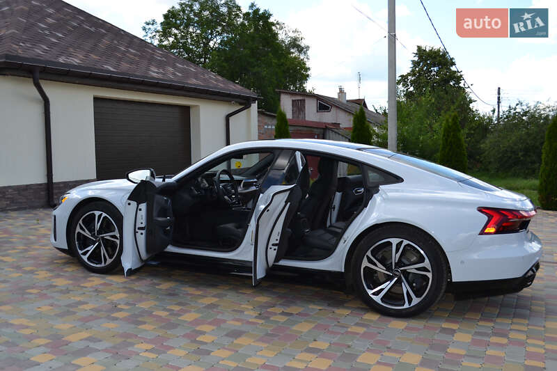 Лифтбек Audi e-tron GT 2023 в Харькове