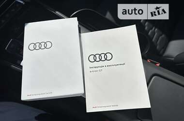 Лифтбек Audi e-tron GT 2022 в 