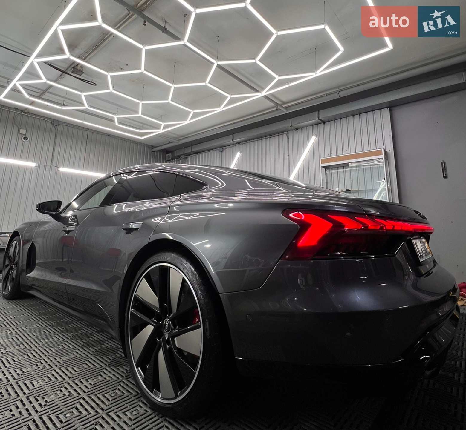 2021 Audi e-tron GT - мініатюра 20