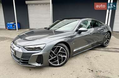 Лифтбек Audi e-tron GT 2021 в 