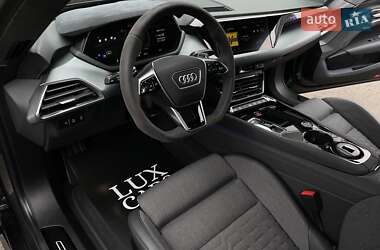 Лифтбек Audi e-tron GT 2021 в 