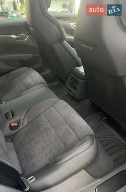 Лифтбек Audi e-tron GT 2022 в 