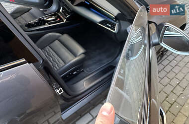 Лифтбек Audi e-tron GT 2021 в 