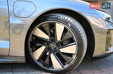 Лифтбек Audi e-tron GT 2021 в 