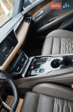 Лифтбек Audi e-tron GT 2021 в 