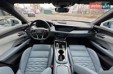 Лифтбек Audi e-tron GT 2021 в 