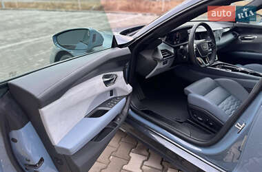 Лифтбек Audi e-tron GT 2021 в 