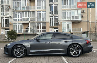 Лифтбек Audi e-tron GT 2021 в 