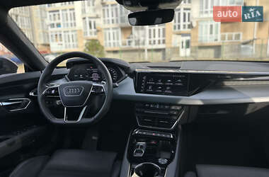 Лифтбек Audi e-tron GT 2021 в 