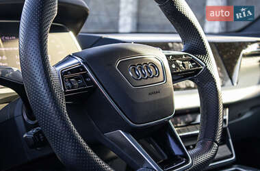 Лифтбек Audi e-tron GT 2021 в 