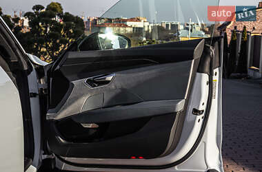 Лифтбек Audi e-tron GT 2021 в 