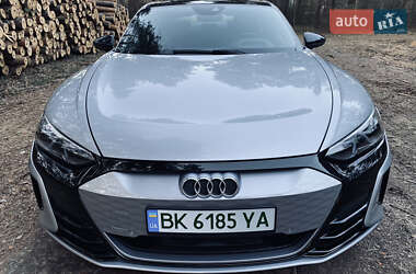 Ліфтбек Audi e-tron GT 2021 в 
