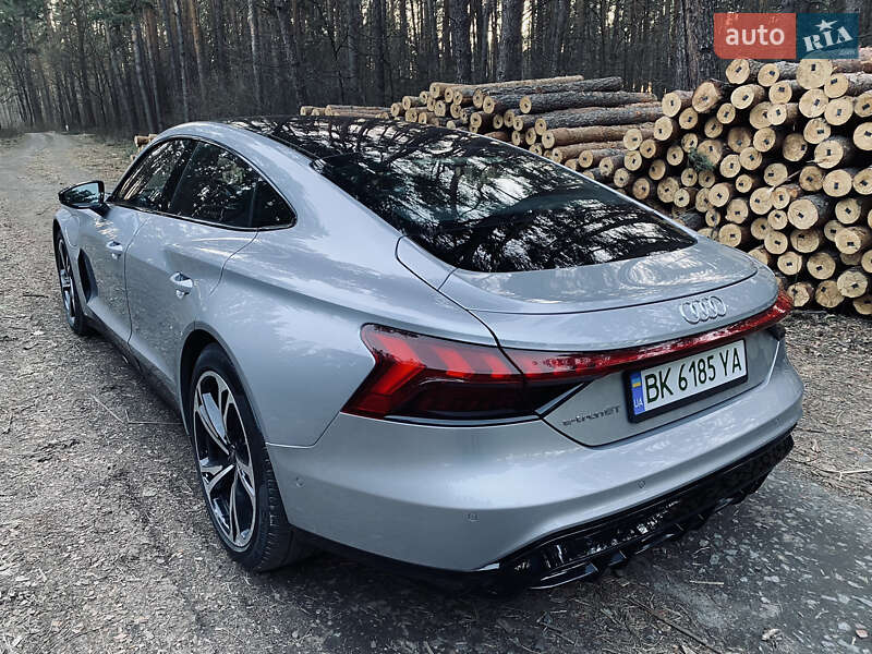 Лифтбек Audi e-tron GT 2021 в Нетешине