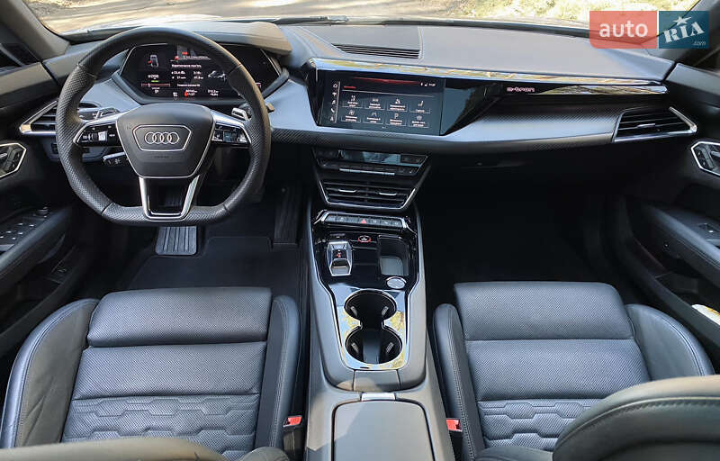 Лифтбек Audi e-tron GT 2021 в Нетешине