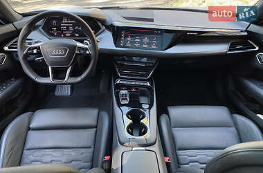 Ліфтбек Audi e-tron GT 2021 в 