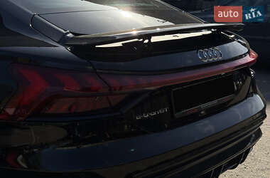 Лифтбек Audi e-tron GT 2021 в 