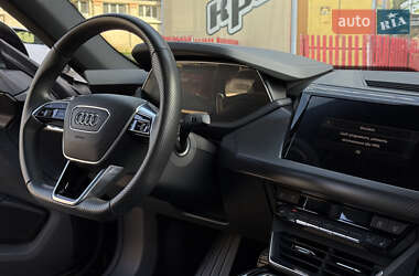 Лифтбек Audi e-tron GT 2021 в 