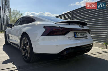 Лифтбек Audi e-tron GT 2022 в 