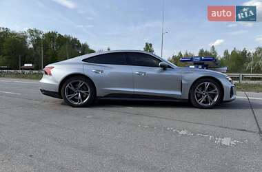 Лифтбек Audi e-tron GT 2021 в 